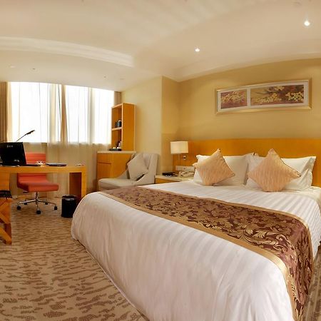Landison Plaza International Hotel Чженьцзян Номер фото