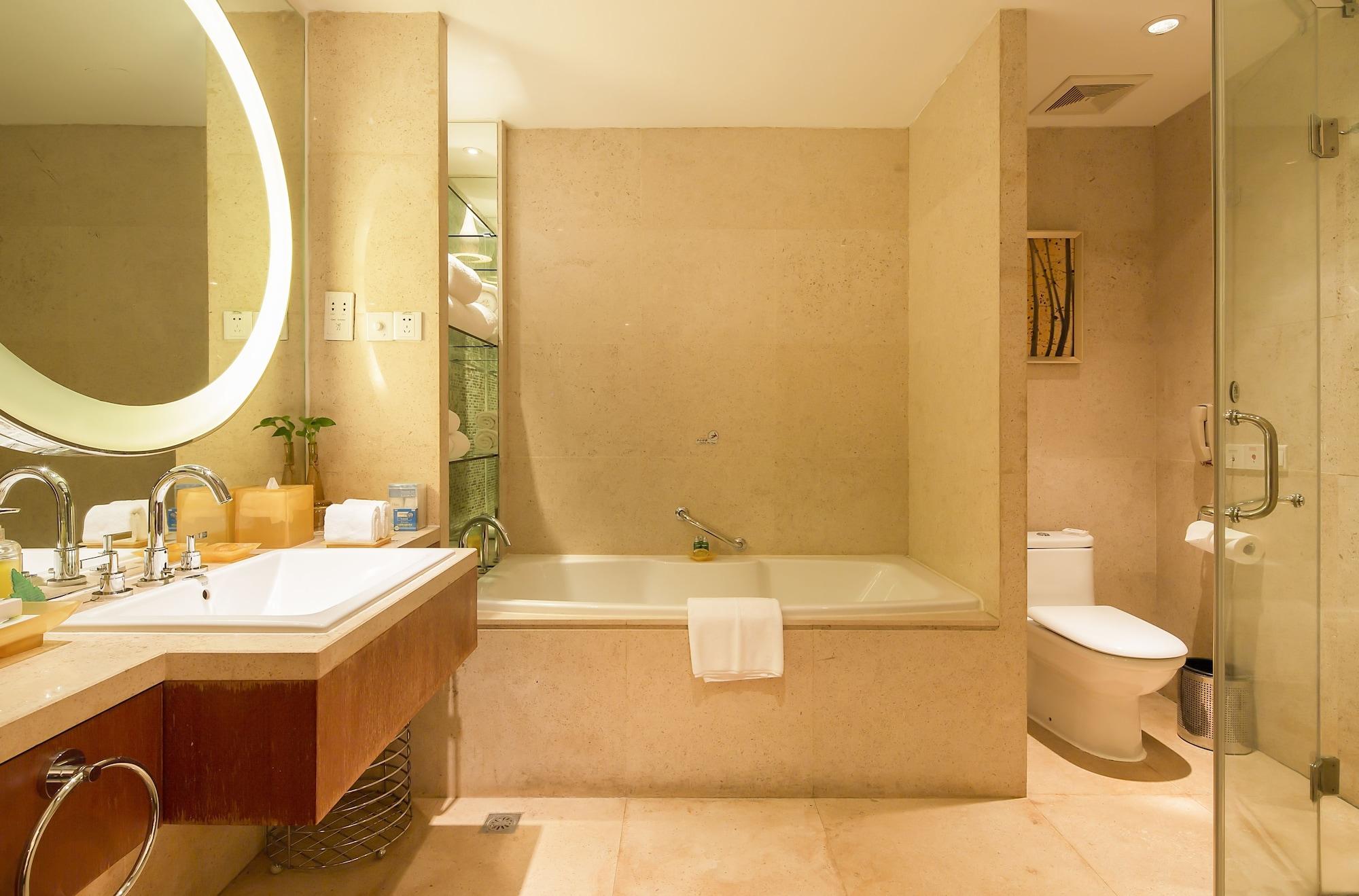 Landison Plaza International Hotel Чженьцзян Екстер'єр фото