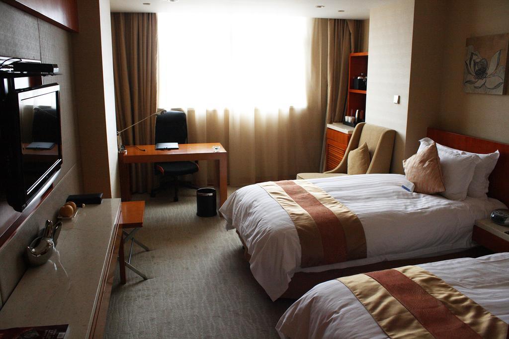 Landison Plaza International Hotel Чженьцзян Екстер'єр фото