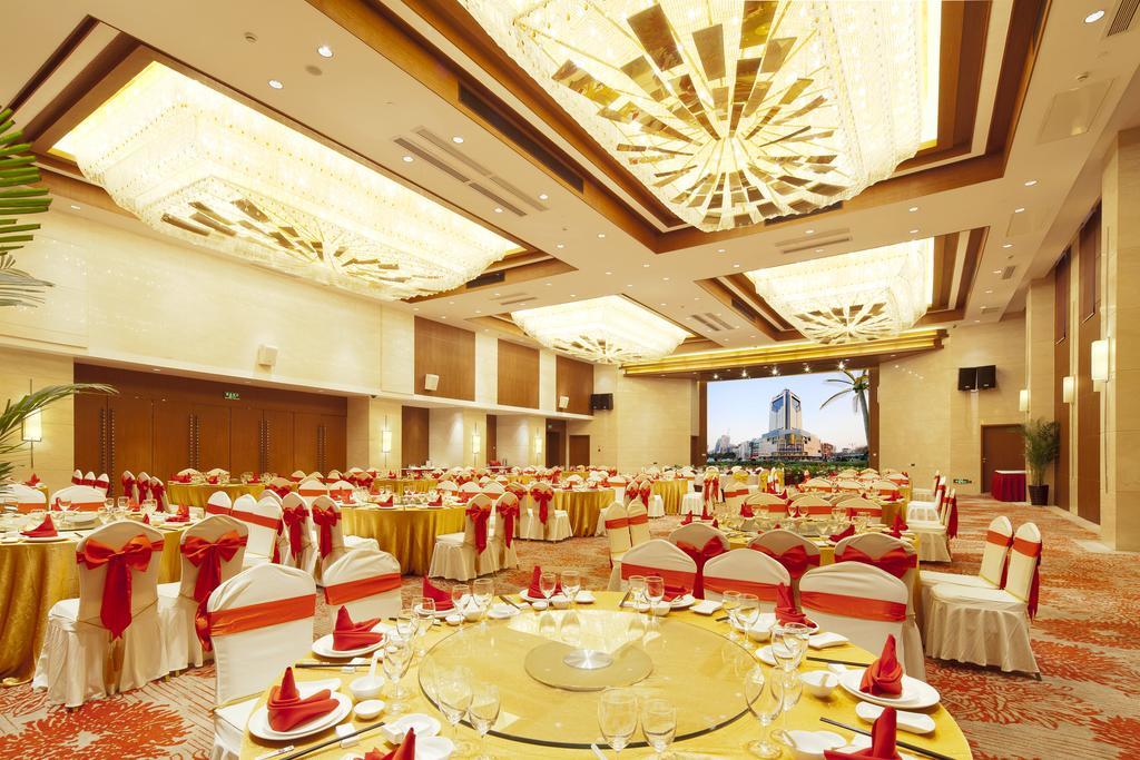 Landison Plaza International Hotel Чженьцзян Екстер'єр фото