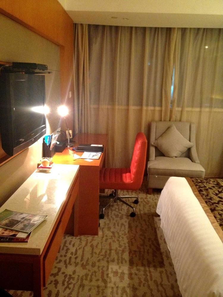 Landison Plaza International Hotel Чженьцзян Екстер'єр фото