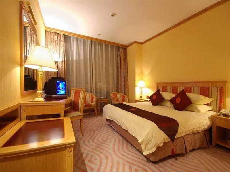 Landison Plaza International Hotel Чженьцзян Екстер'єр фото