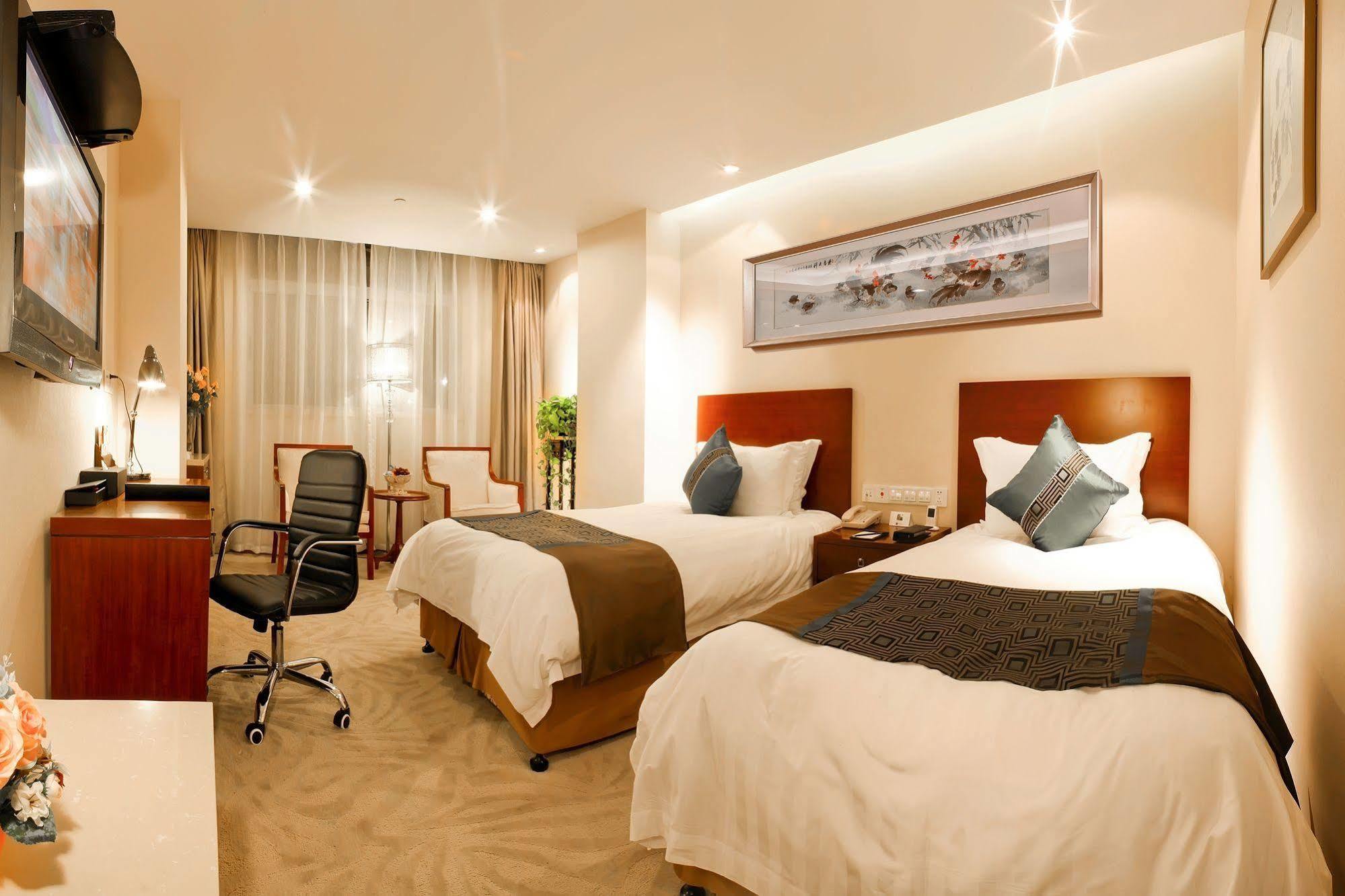 Landison Plaza International Hotel Чженьцзян Екстер'єр фото